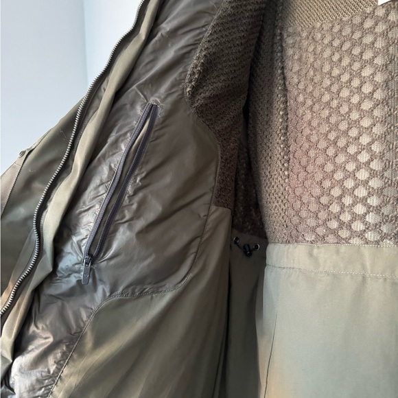 Lululemon Out in the Elements 3 in 1 goose down parka. Size 6. - Picture 7 of 11